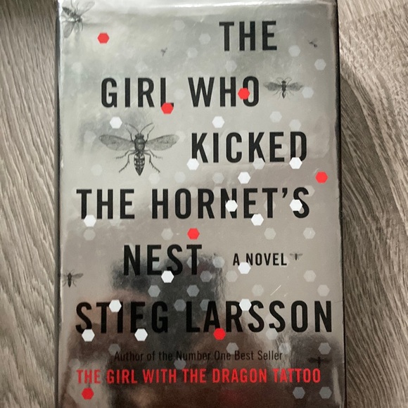 The Girl Who Kicked the Hornets Nest hardcover - Picture 1 of 2
